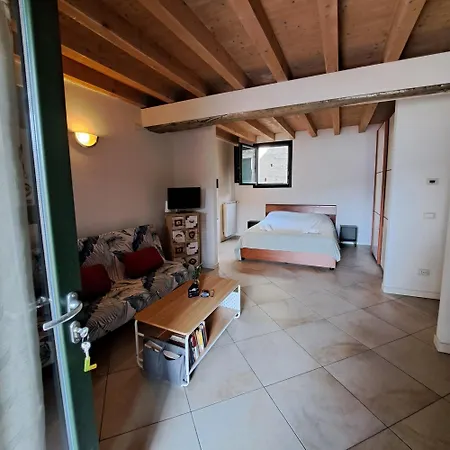 Διαμέρισμα Lakely Nest *