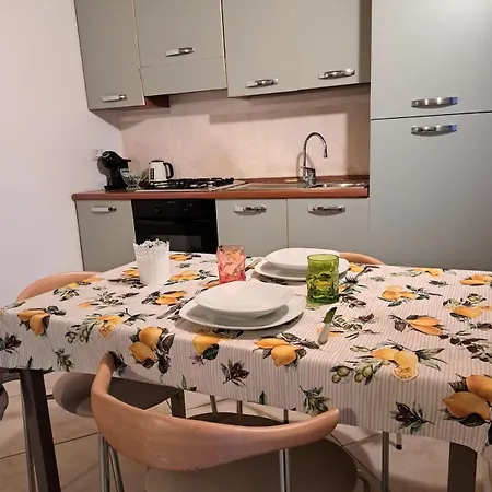 Lakely Nest Apartment